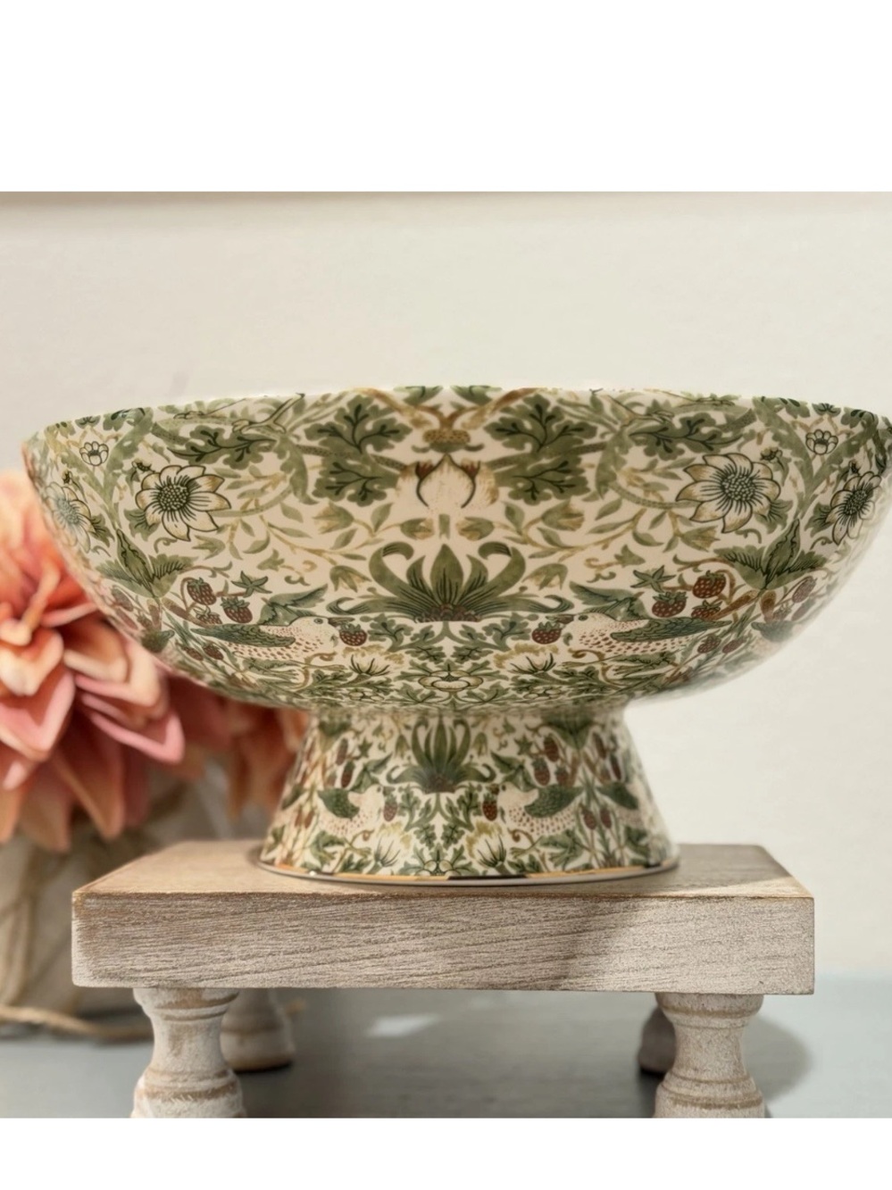Morris & Co. Strawberry Thief Premium Porcelain Large 11 1/4" Pedestal Bowl
NEW